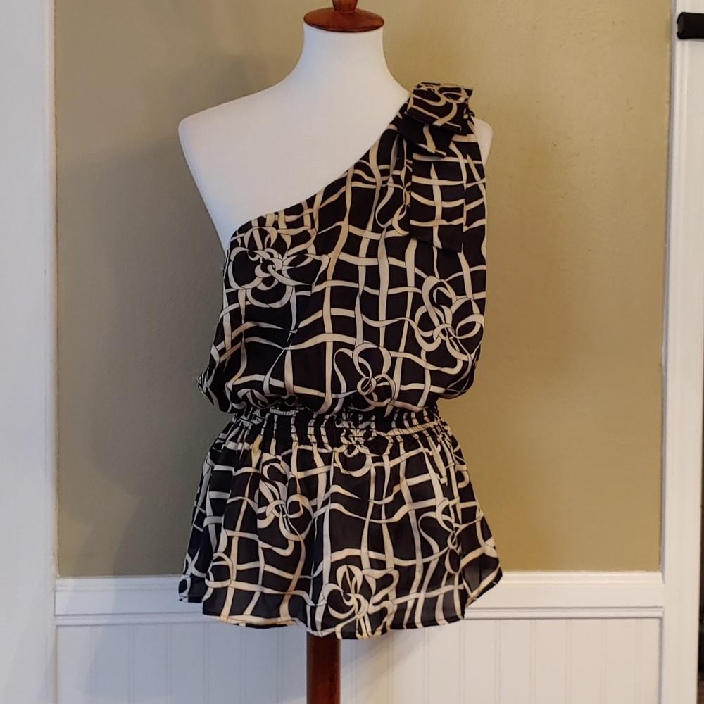 SLEEVELESS ONE SHOULDER TANK BLACK/CREAM